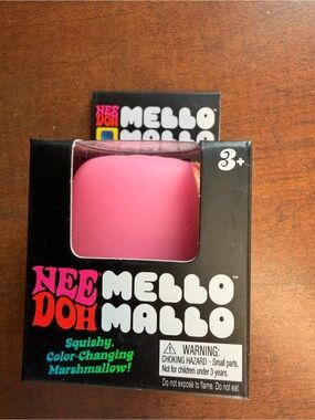 Authentic Mello Mallo Color-Changing Marshmallow Needoh pink
